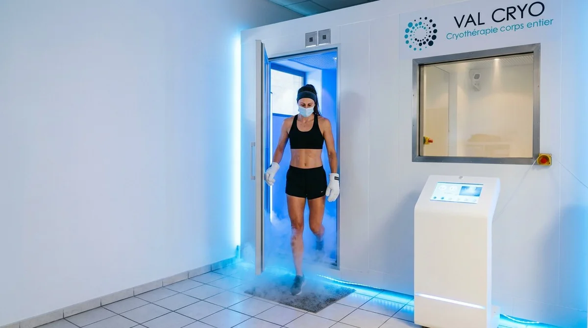 Chambre de cryothérapie corps entier du centre Val Cryo à Valenciennes